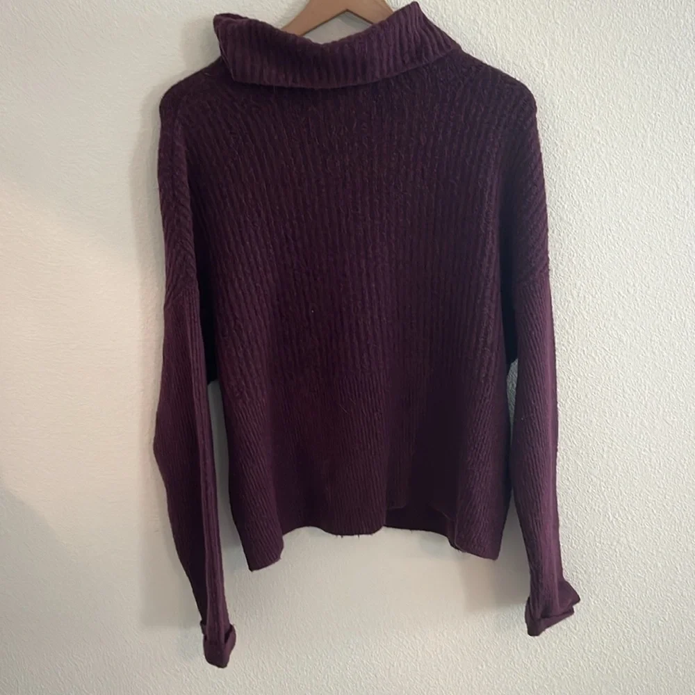 Tommy Bahama Cowl Neck Knit Alpaca Sweater Size Medium